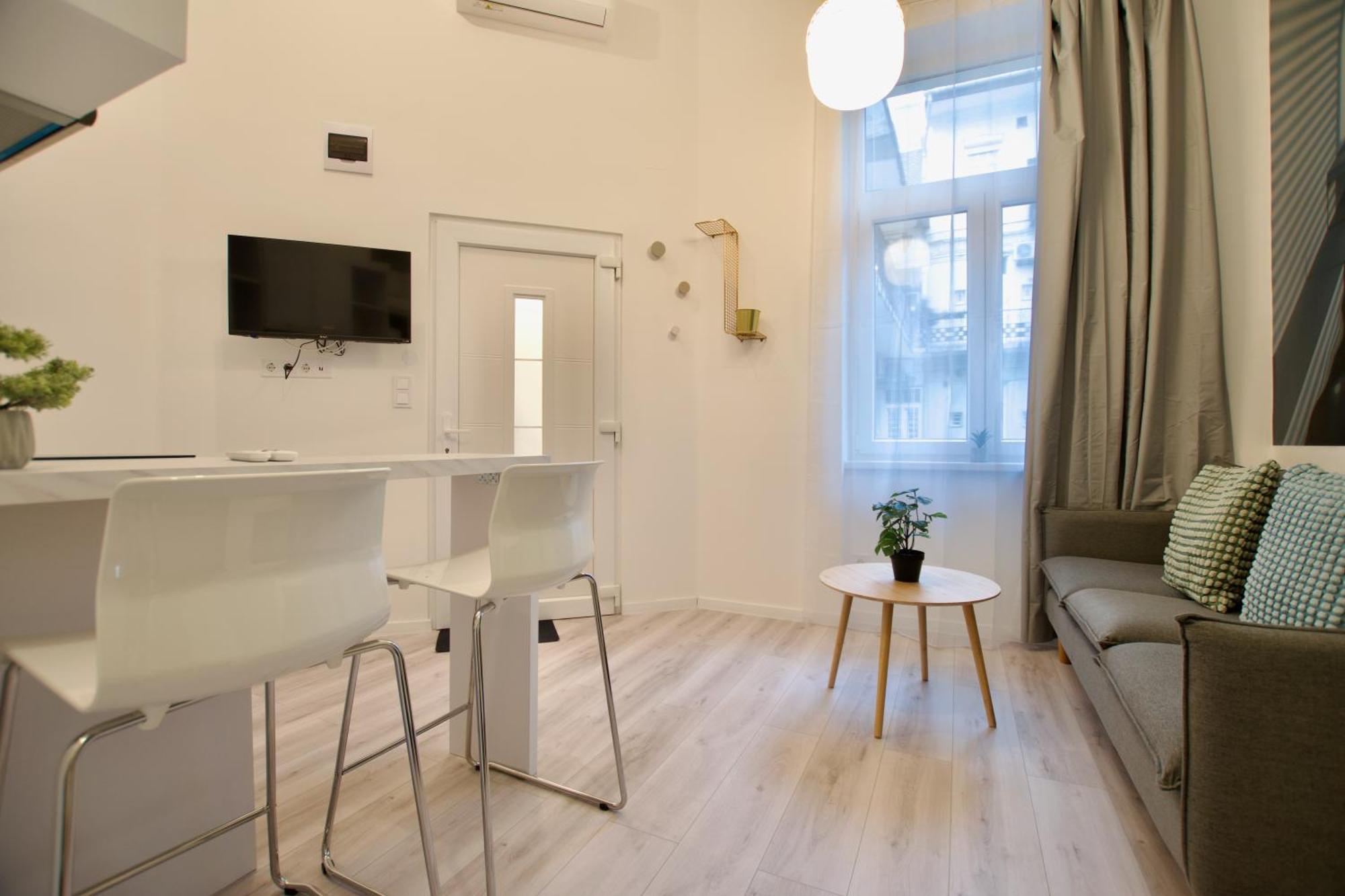 Standard By Hi5- Kiraly 82 Apartman